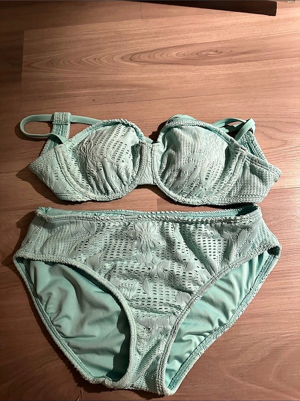 Shade & Shore Underwire Bikini Top and Bottom Set Green Medium Never worn
